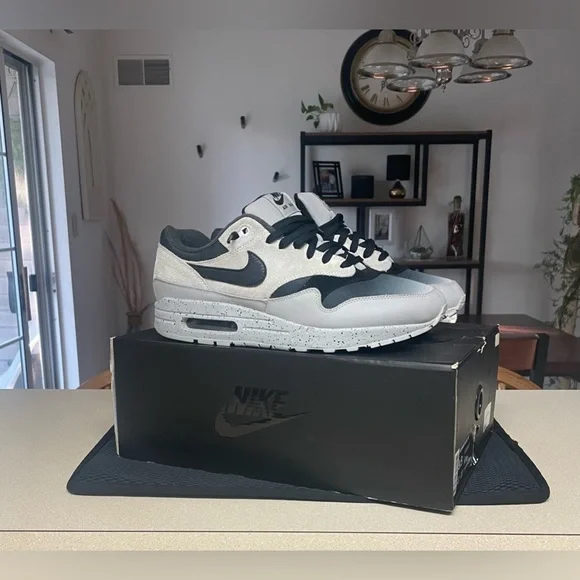 🔥Nike Air Max 1🔥 - Picture 3 of 14